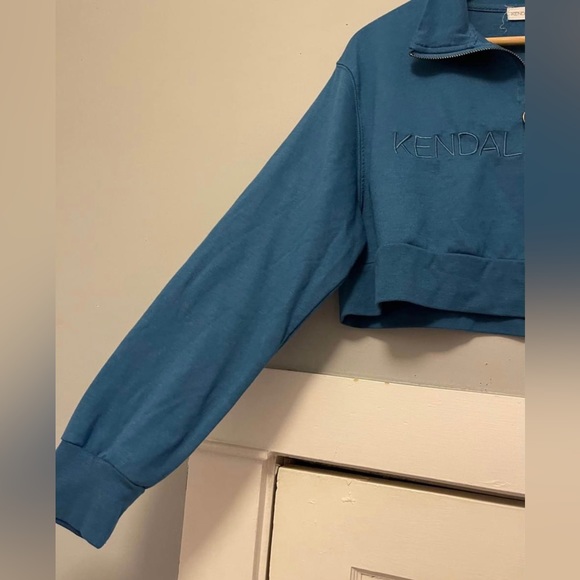 Kendall & Kylie Cropped Quarter-Zip Pullover - Picture 3 of 10